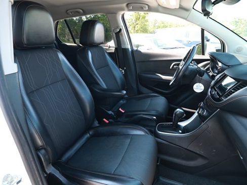 Used 2018 Chevrolet Trax LT w/ LT Convenience Package FWD image 26