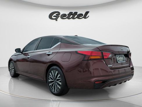 Used 2024 Nissan Altima 2.5 SV FWD image 7