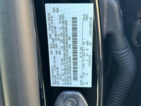 Used 2025 Lincoln Corsair FWD w/ Equipment Group 101A image 30