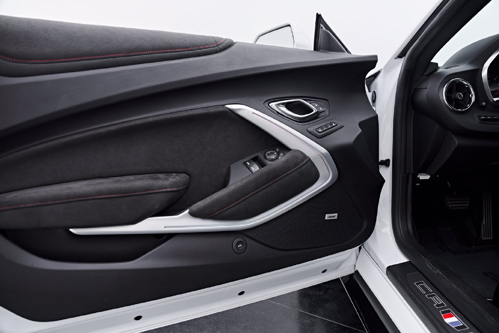 Used 2021 Chevrolet Camaro ZL1 RWD image 41