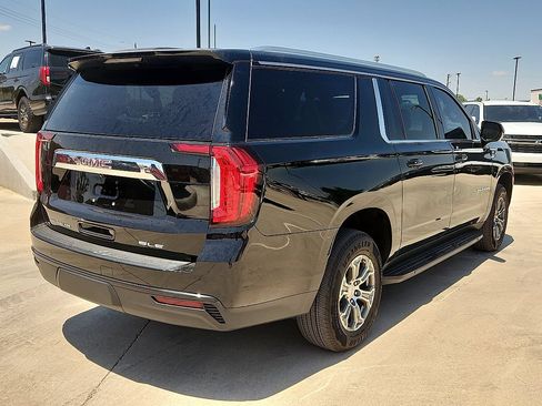 Used 2023 GMC Yukon XL SLE RWD image 3