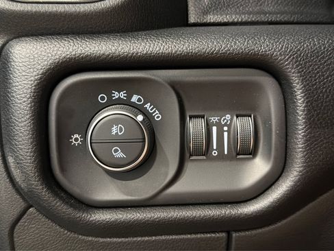 Used 2026 RAM 1500 Laramie AWD/4WD image 21