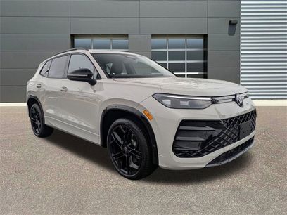 New 2025 Volkswagen Tiguan SE R-Line