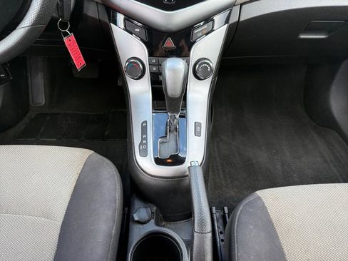 Used 2015 Chevrolet Cruze LS FWD image 15