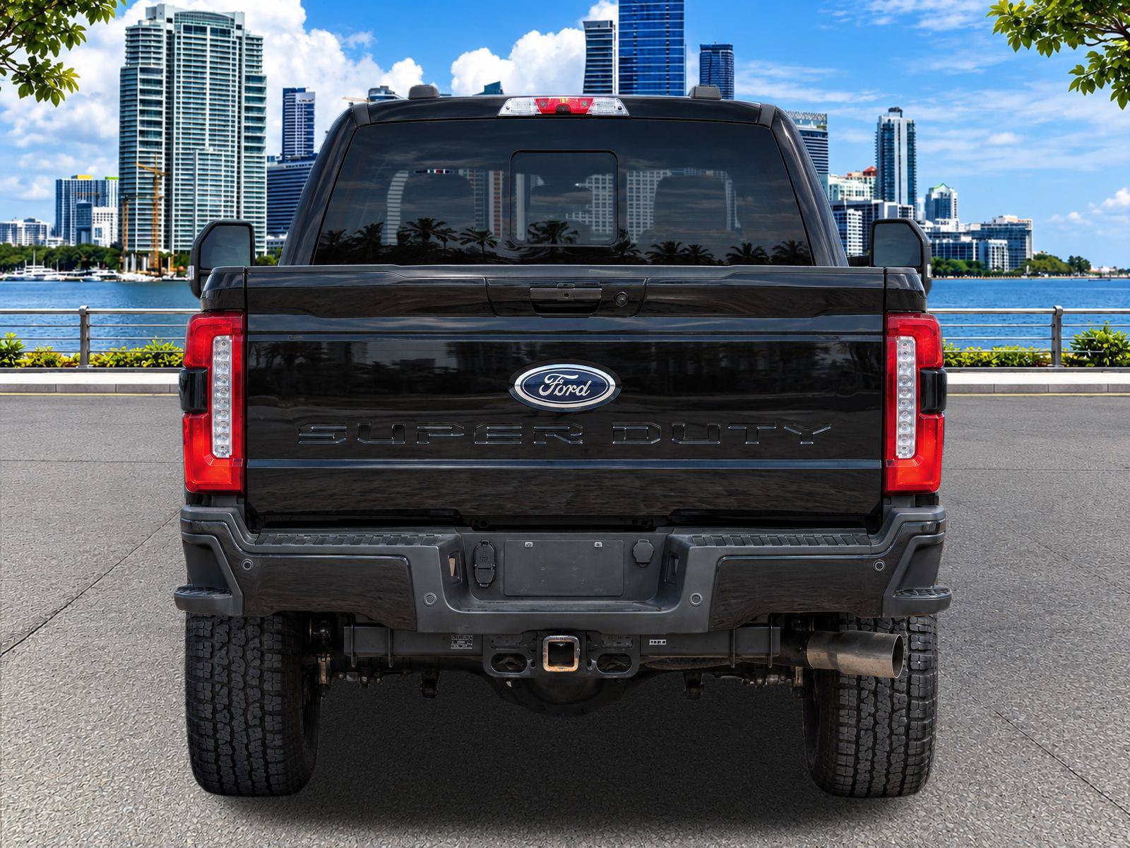 Used 2024 Ford F250 Lariat w/ Black Appearance Package AWD/4WD image 6