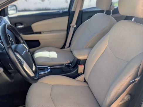 Used 2013 Chrysler 200 Touring image 12