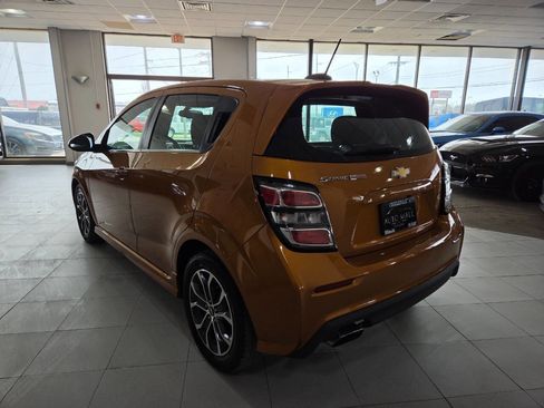 Used 2017 Chevrolet Sonic LT w/ Fun and Sun Package image 5