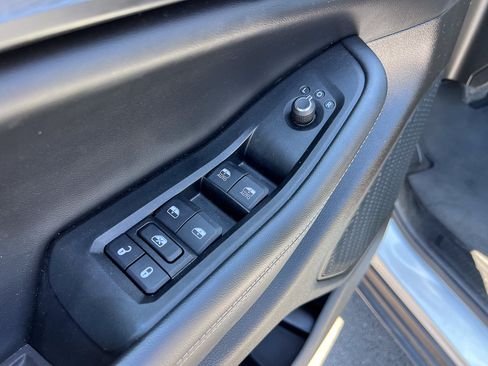 Used 2024 Jeep Grand Cherokee L Altitude AWD/4WD image 16
