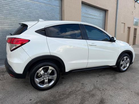 Used 2022 Honda HR-V LX image 8