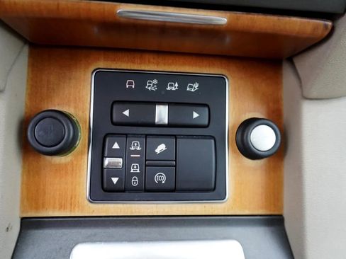 Used 2015 Land Rover LR4 HSE LUX image 21