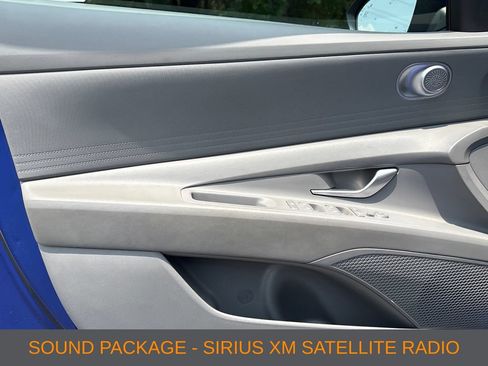 Used 2024 Hyundai Elantra SEL FWD image 3