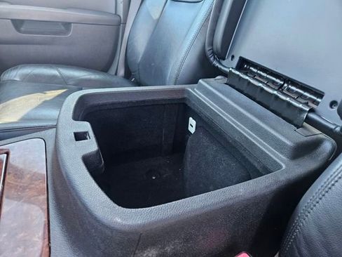 Used 2012 Chevrolet Avalanche LTZ image 26