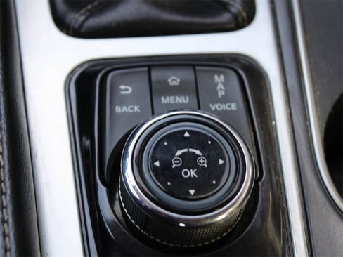 Used 2016 Nissan Maxima Platinum image 20