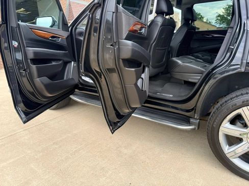 Used 2015 Cadillac Escalade Premium AWD/4WD image 23