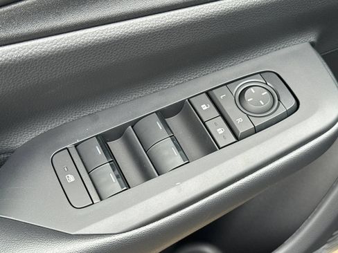 New 2026 Toyota Prius Plug-In Hybrid FWD image 12