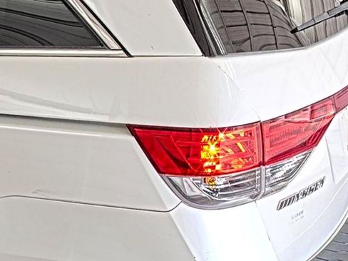 Used 2014 Honda Odyssey Touring image 9