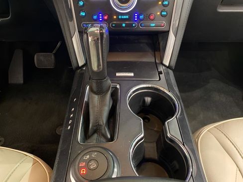 Used 2016 Ford Explorer Platinum image 15