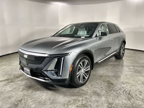 Used 2026 Cadillac Lyriq Premium Luxury image 4