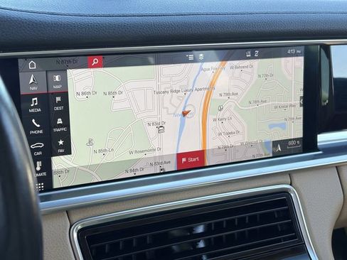 Used 2018 Porsche Panamera RWD image 14