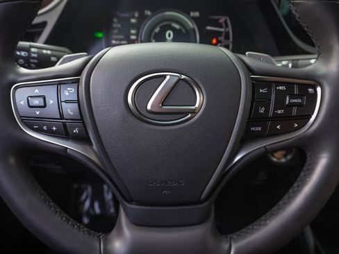 Certified 2023 Lexus ES 300h w/ Premium Package FWD image 13