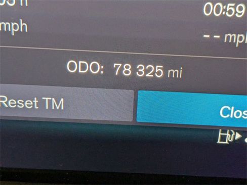 Used 2022 Volvo XC60 B5 Momentum image 19