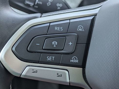 Certified 2025 Volkswagen Tiguan S FWD image 27