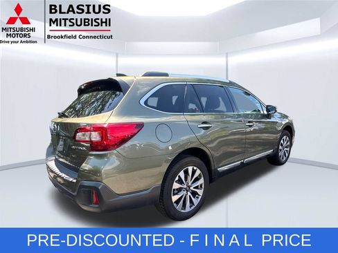 Used 2019 Subaru Outback 2.5i Touring AWD/4WD image 4