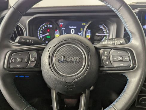 Used 2024 Jeep Wrangler Unlimited Rubicon 4xe AWD/4WD image 18