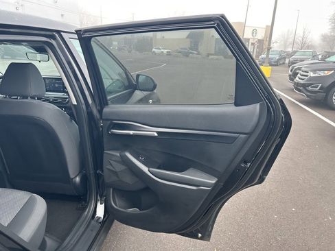 Used 2023 Kia Seltos LX AWD/4WD image 18