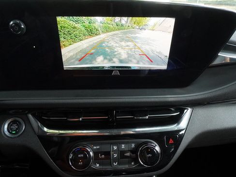 Used 2025 Buick Envista Sport Touring w/ Convenience I Package FWD image 14