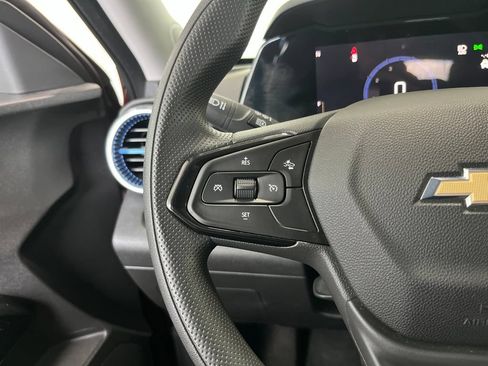 Used 2024 Chevrolet Trax LT FWD image 6