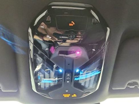 Used 2024 BMW 740i xDrive w/ Premium Package image 61