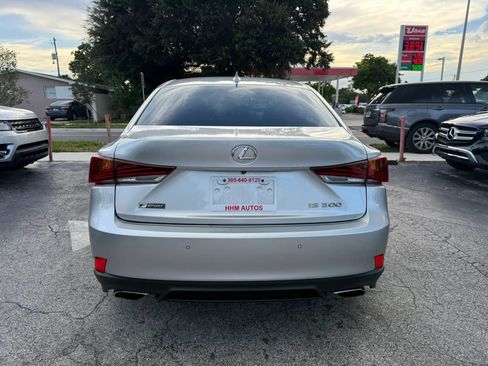 Used 2019 Lexus IS 300 F Sport w/ F Sport Package RWD image 4