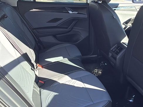 New 2026 Volkswagen Tiguan SE image 31