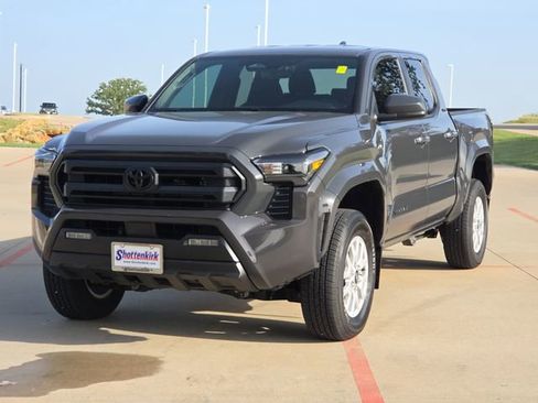 Used 2024 Toyota Tacoma SR5 RWD image 3