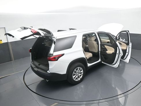 Used 2022 Chevrolet Traverse LS image 66