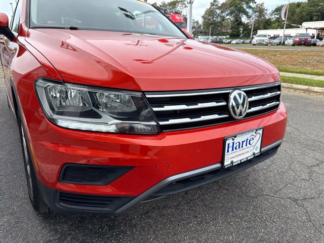 Used 2018 Volkswagen Tiguan SE AWD/4WD image 26