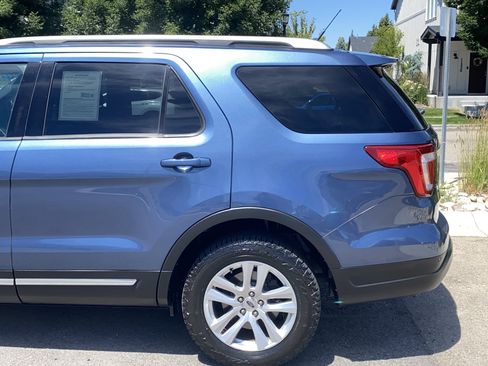 Used 2018 Ford Explorer XLT w/ Equipment Group 201A AWD/4WD image 4