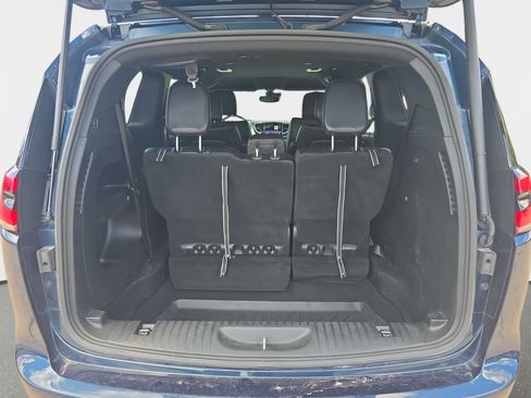 Used 2023 Chrysler Pacifica Touring-L w/ S Appearance Package FWD image 27