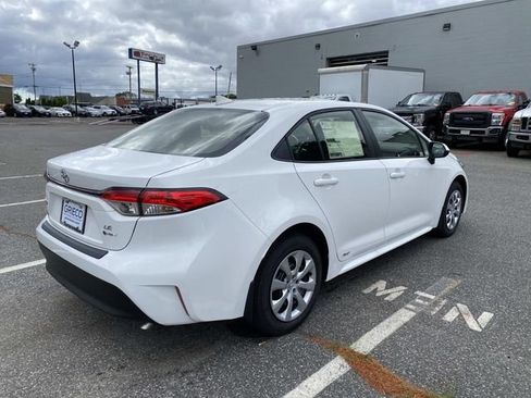 New 2026 Toyota Corolla LE AWD/4WD image 3