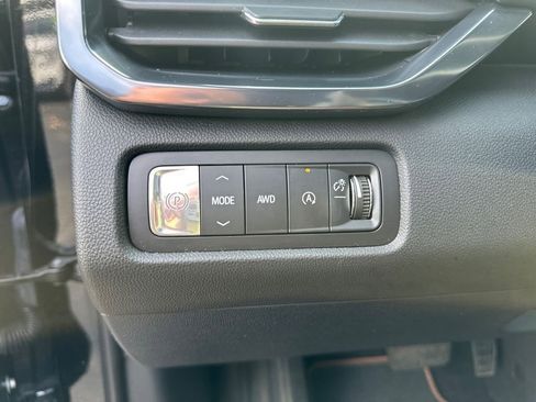 Used 2025 GMC Acadia AT4 w/ Luxury Package image 21