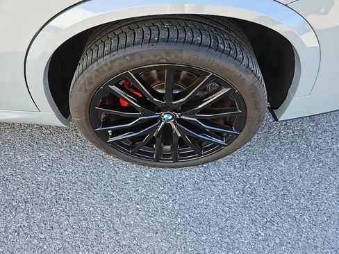 Used 2024 BMW X5 xDrive40i w/ M Sport Package image 12