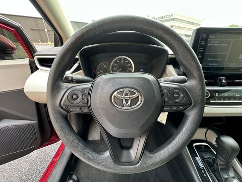 Used 2022 Toyota Corolla LE image 14