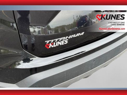 Used 2022 Ford Edge Titanium AWD/4WD image 8