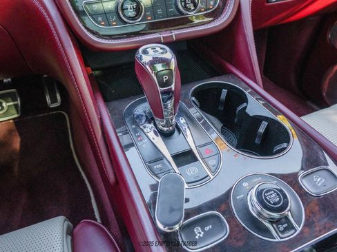 Used 2019 Bentley Bentayga image 80