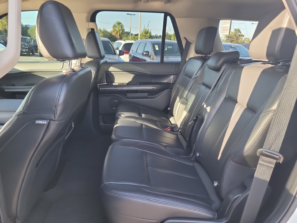 Used 2022 Ford Expedition XLT RWD image 13