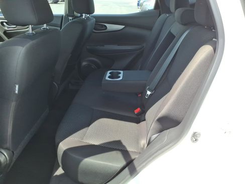 Used 2019 Nissan Rogue Sport S image 9