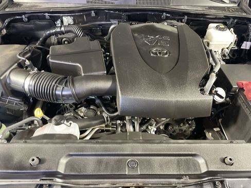 Used 2023 Toyota Tacoma TRD Off-Road image 11