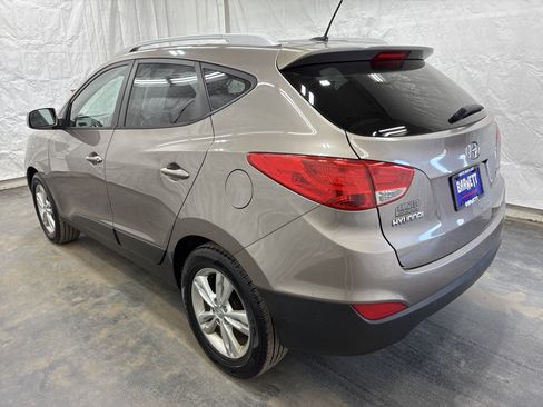 Used 2011 Hyundai Tucson GLS FWD image 4