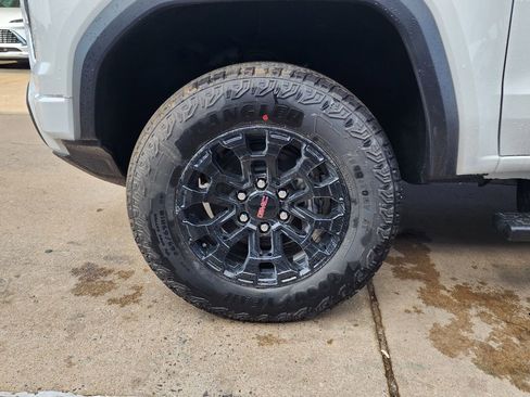New 2026 GMC Canyon Elevation w/ Convenience Package RWD image 52
